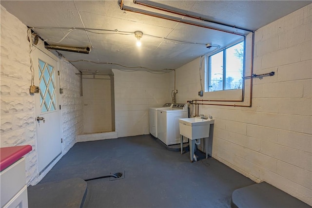 basement featuring washing machine and dryer