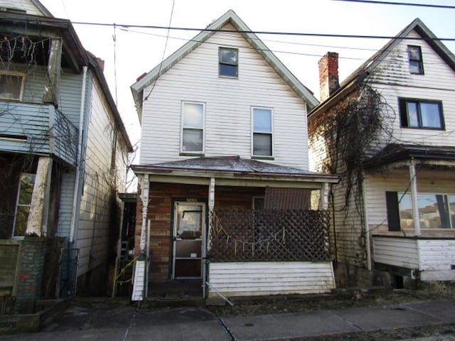 view of front of property