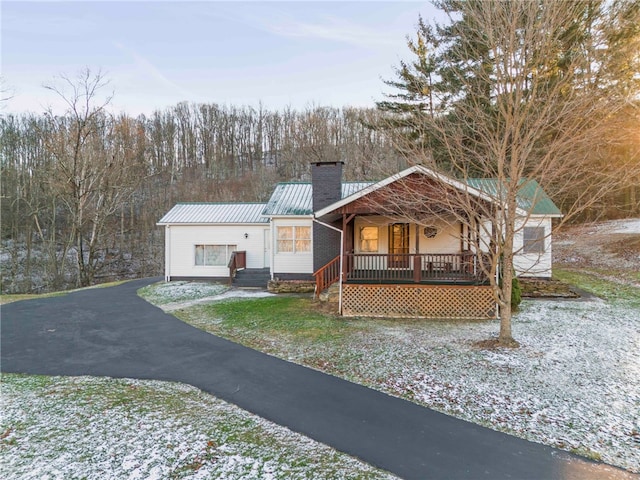 view of front of house with a porch