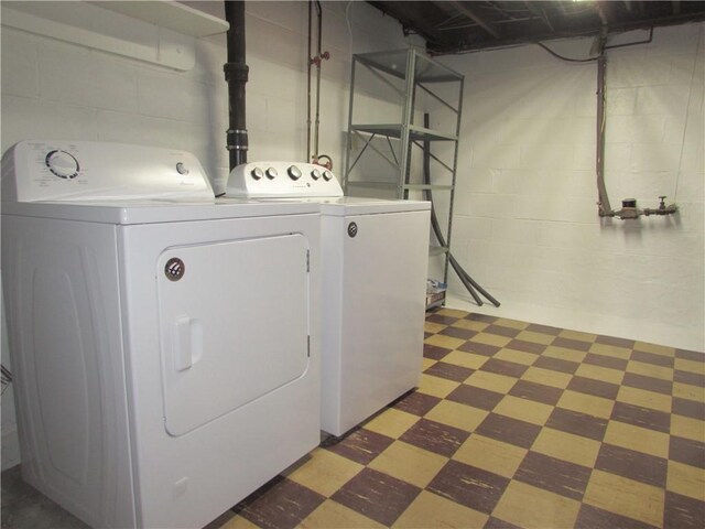 washroom featuring independent washer and dryer