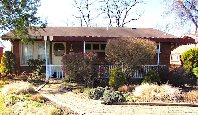 view of front facade with brick siding