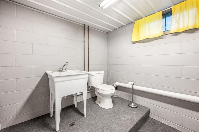 bathroom featuring toilet