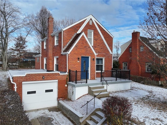 view of front facade featuring a garage