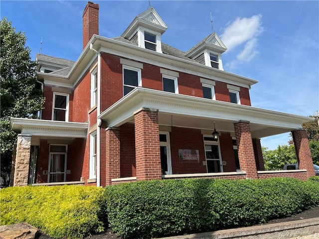 view of front facade featuring covered porch