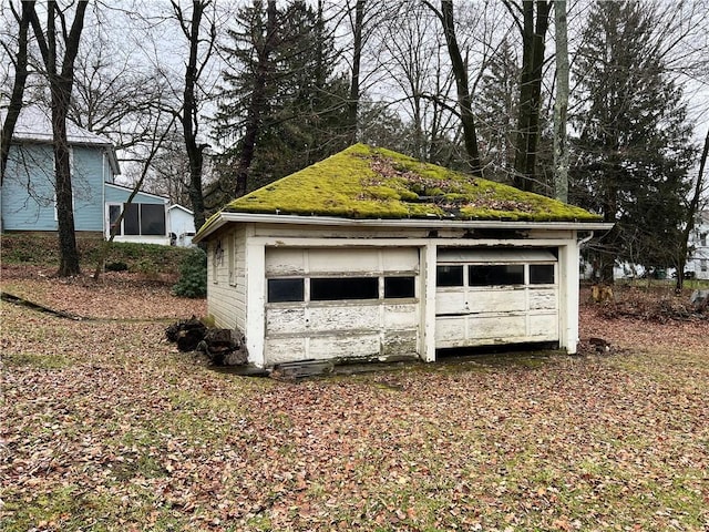 view of outdoor structure featuring a garage