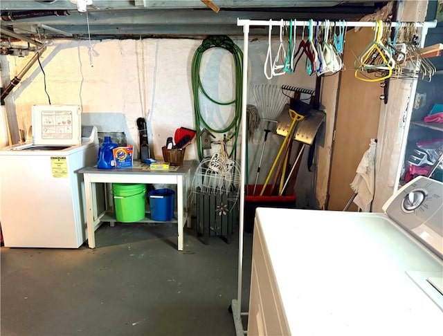 basement with washer / clothes dryer