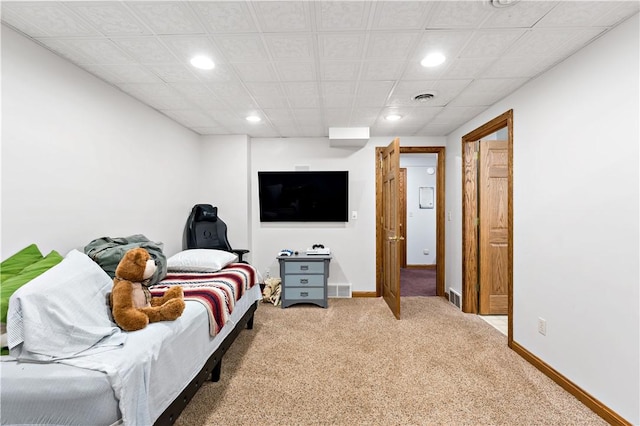 view of carpeted bedroom