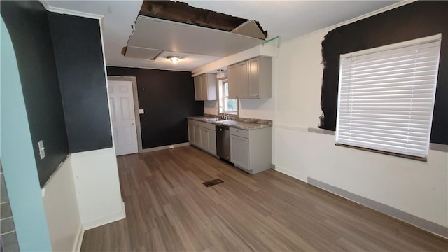 1802 Alcoa Dr, Arnold, PA 15068 - kitchen featuring light wood-style floors and dishwasher