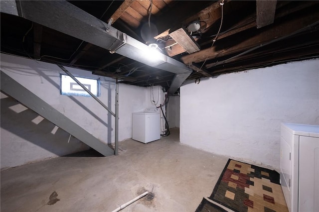 basement with washer / clothes dryer