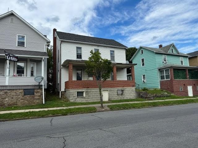 view of front of house