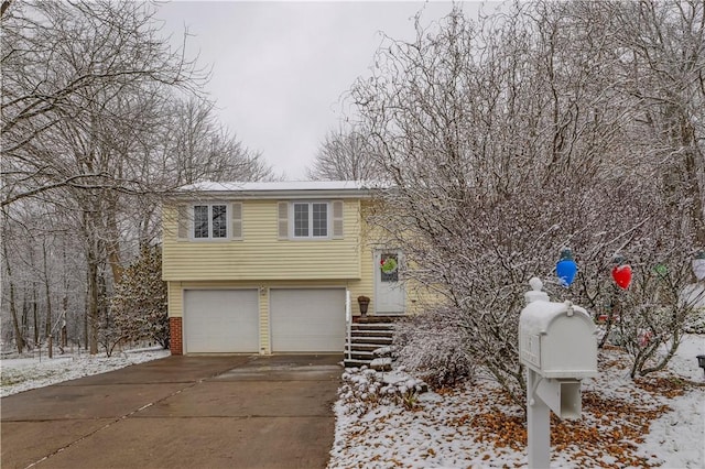 view of front of house featuring a garage