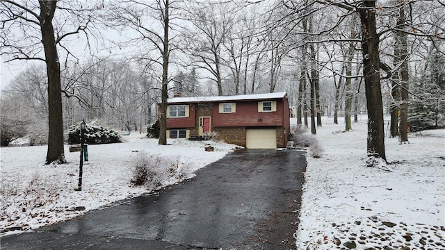 view of front facade with a garage