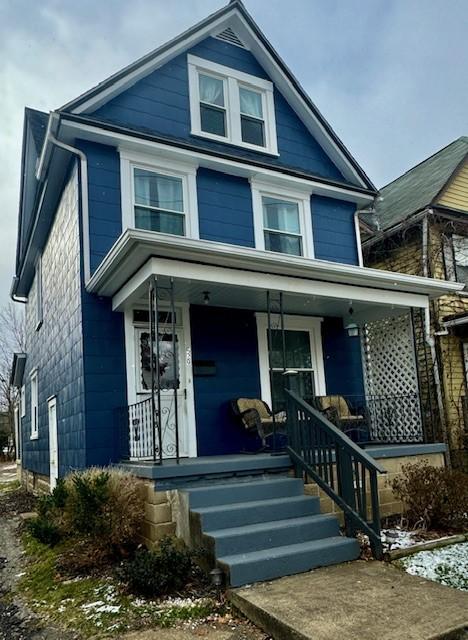 view of front facade with covered porch