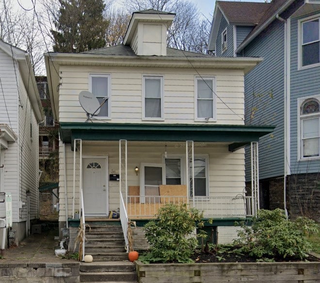 view of front of home with a porch