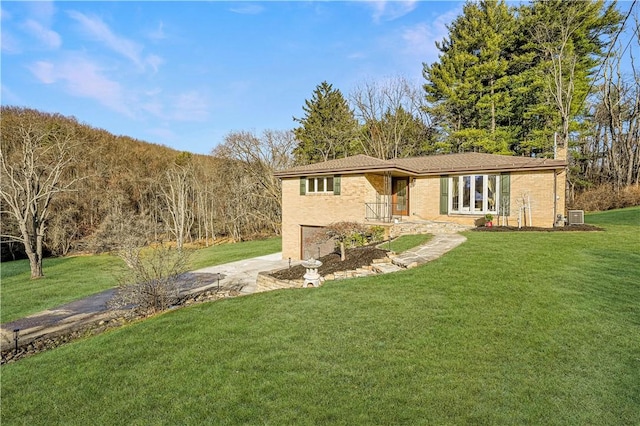 view of front of home with a front yard