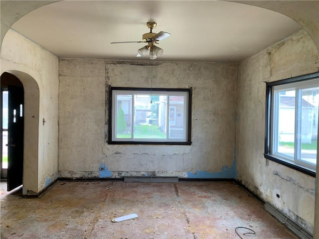 empty room with ceiling fan