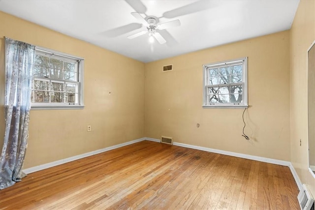 471 New York Ave, Rochester, PA 15074 - empty room featuring light hardwood / wood-style floors and ceiling fan