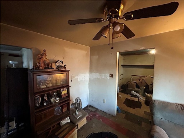 misc room with ceiling fan