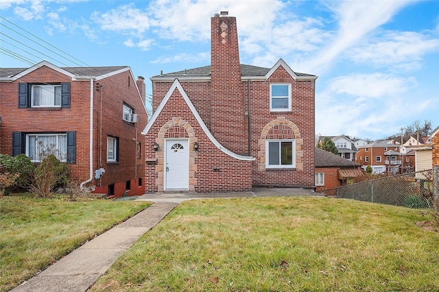 view of front of house featuring a front yard