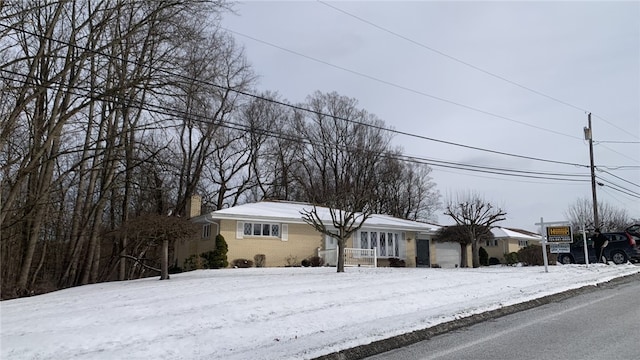 view of front facade featuring a garage