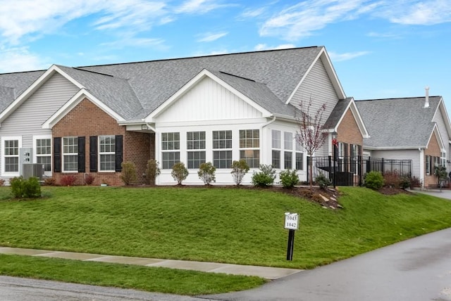 view of front facade with a front lawn