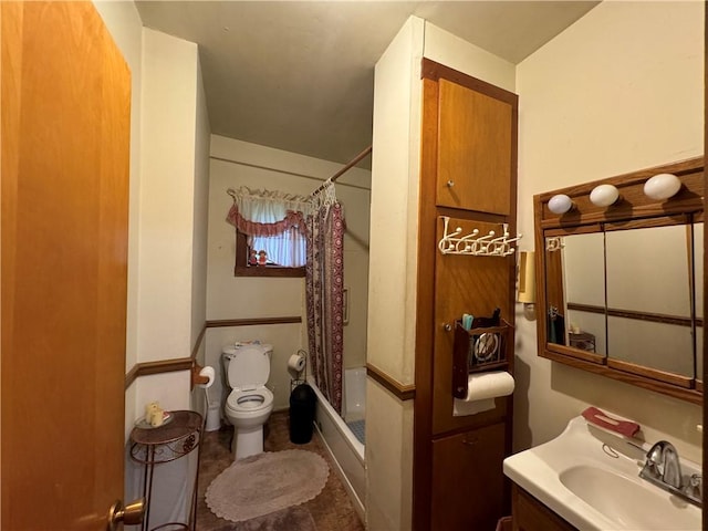 full bathroom featuring vanity, toilet, and shower / bathtub combination with curtain