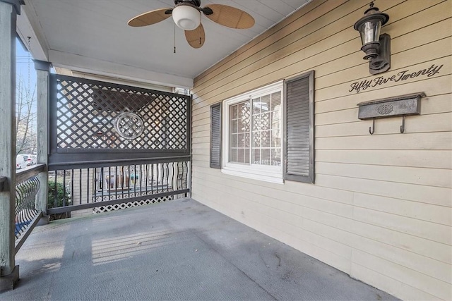 view of patio with ceiling fan and covered porch