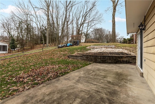 view of yard with a patio area