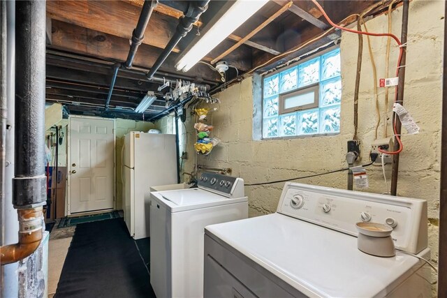 4079 Greensburg Pike, Wilkins Twp, PA 15221 - washroom with separate washer and dryer