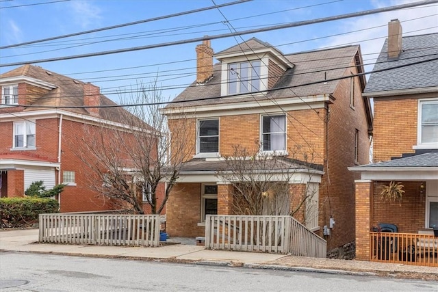 view of front property