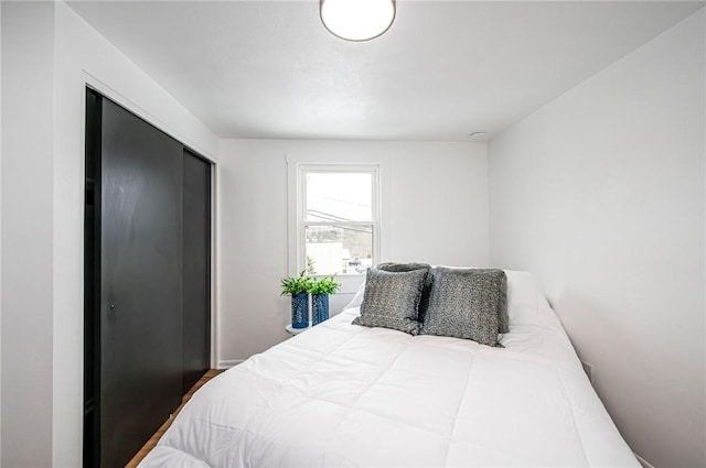 bedroom with a closet