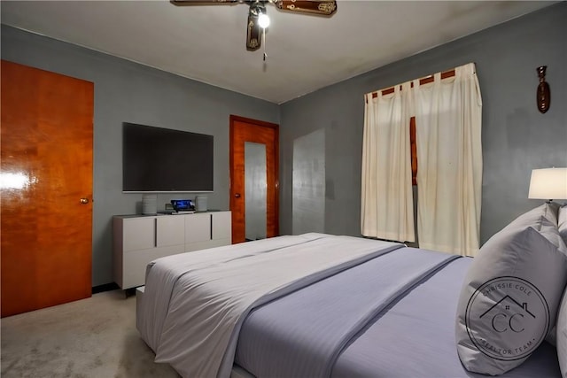 bedroom with ceiling fan