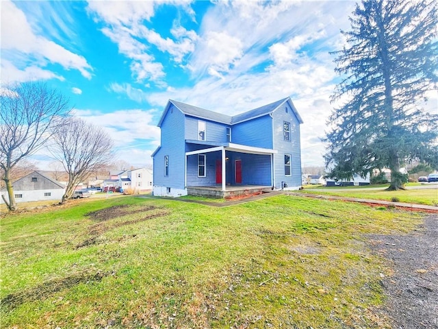 view of front facade with a front lawn