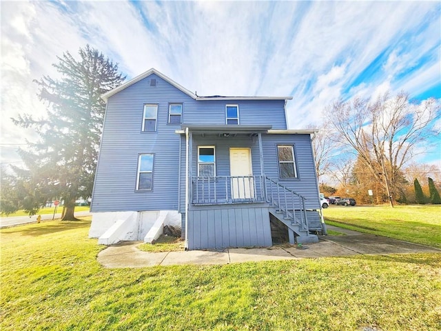 2013 S Jefferson St, Shenango Twp Law, PA 16102 - rear view of house with a lawn
