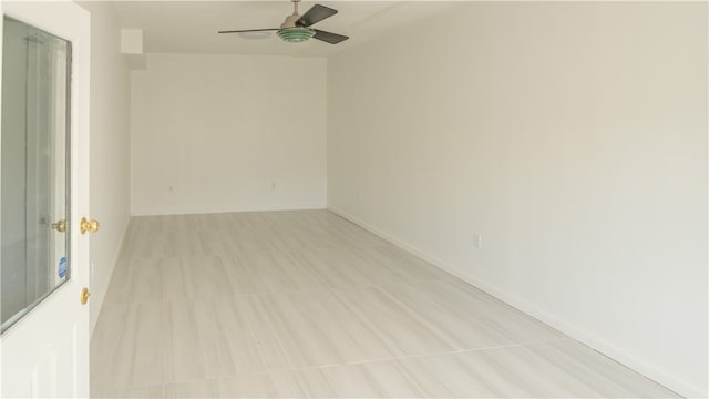 empty room with ceiling fan