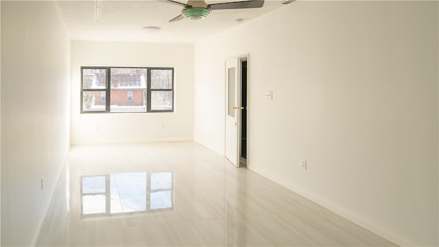 empty room with ceiling fan