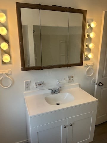 bathroom with vanity