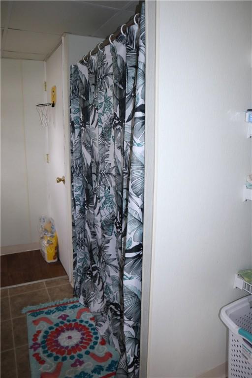 bathroom featuring tile patterned floors