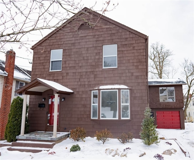 view of front facade featuring a garage