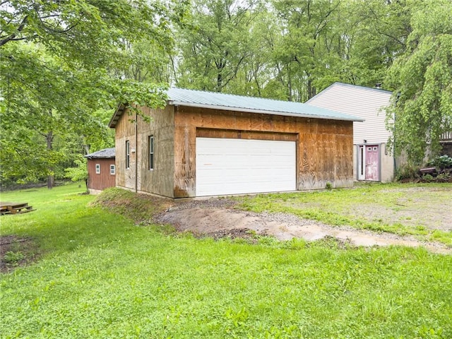 119 Deer Rd, Loyalhanna, PA 15681 - view of garage