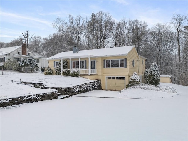 view of front facade featuring a garage