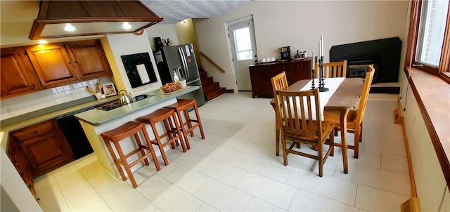 dining area featuring sink