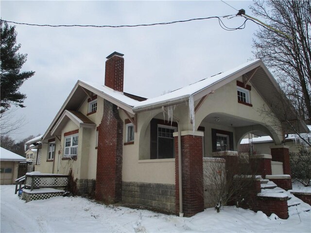 view of front facade with covered porch