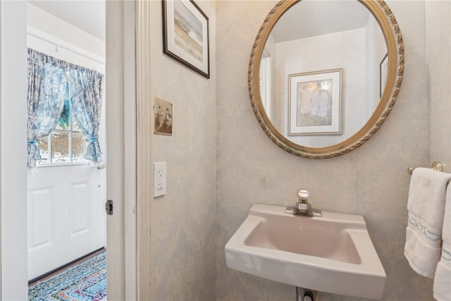 bathroom featuring sink