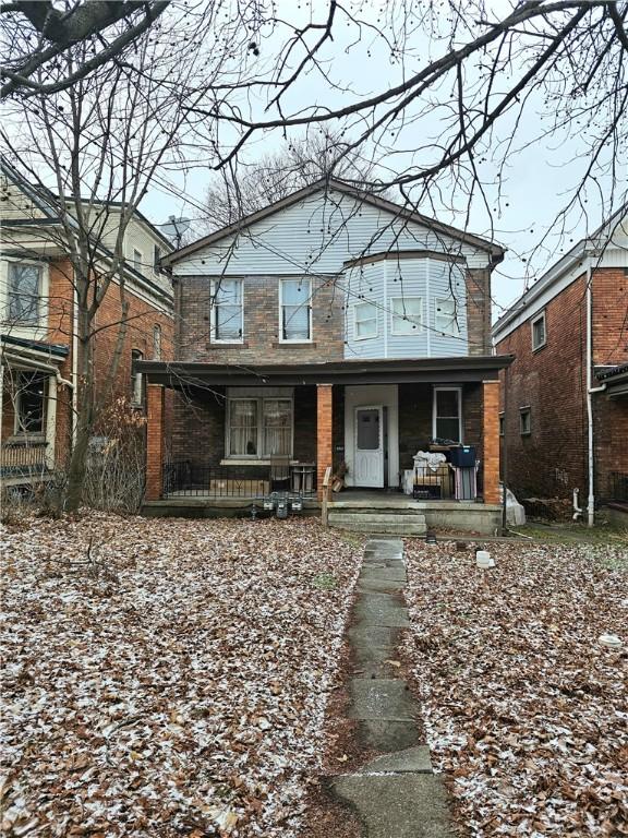 view of front facade with covered porch