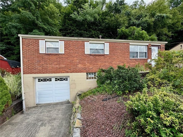 view of front of house featuring a garage