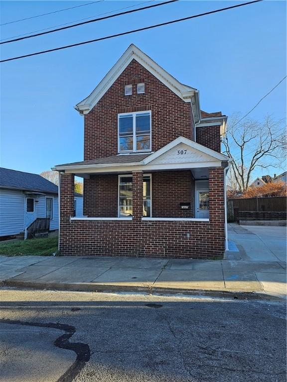 view of front of house with covered porch