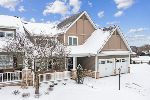 view of front of home featuring covered porch