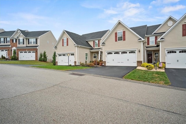 view of front property featuring a garage