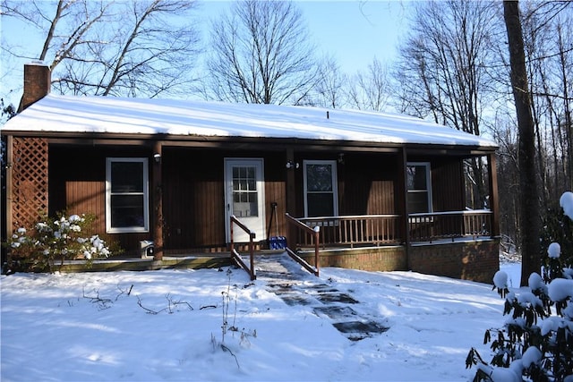 view of front of property featuring a porch